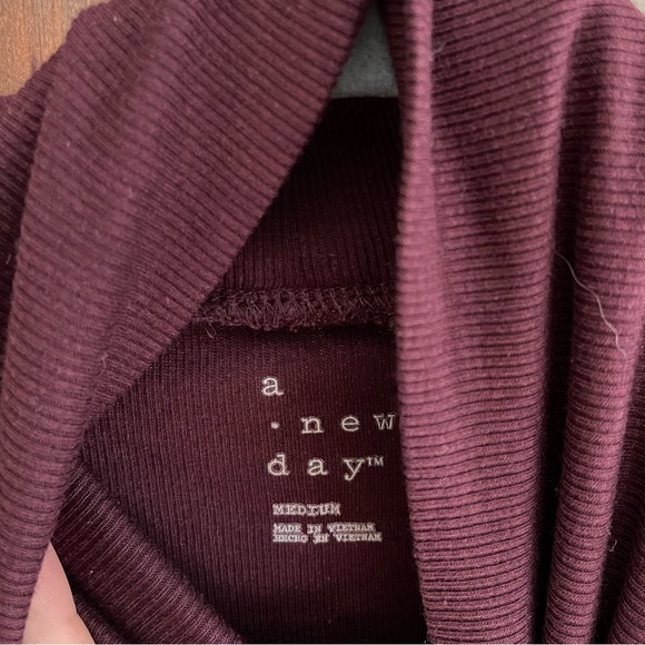 Soft ribbed mock neck sweater - Picture 2 of 2